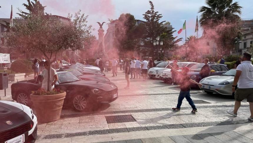 Successo del raduno di auto Abarth "Feel the sound - Vasto '23" in Piazza Rossetti