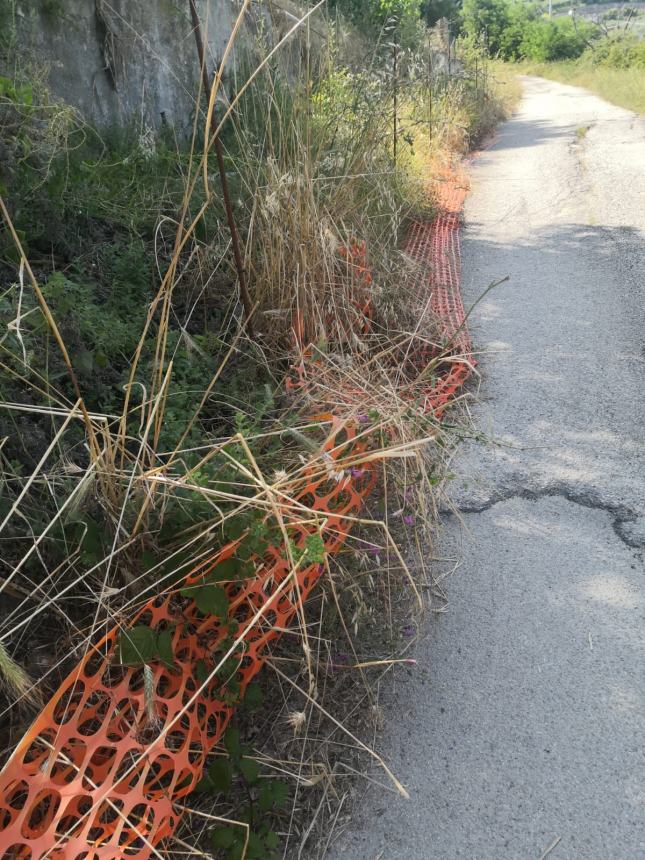 "In via Vilignina lavori realizzati a metà, il resto lasciato in grave abbandono"