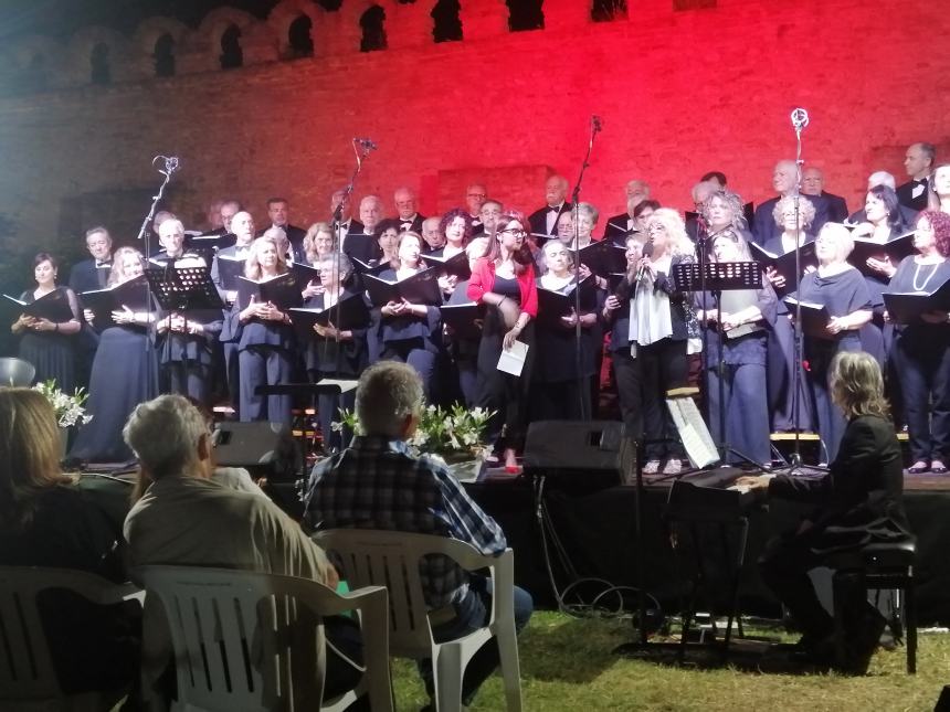 Emozioni ai Giardini d'Avalos grazie al coro "Giacomo Puccini" di Chieti 