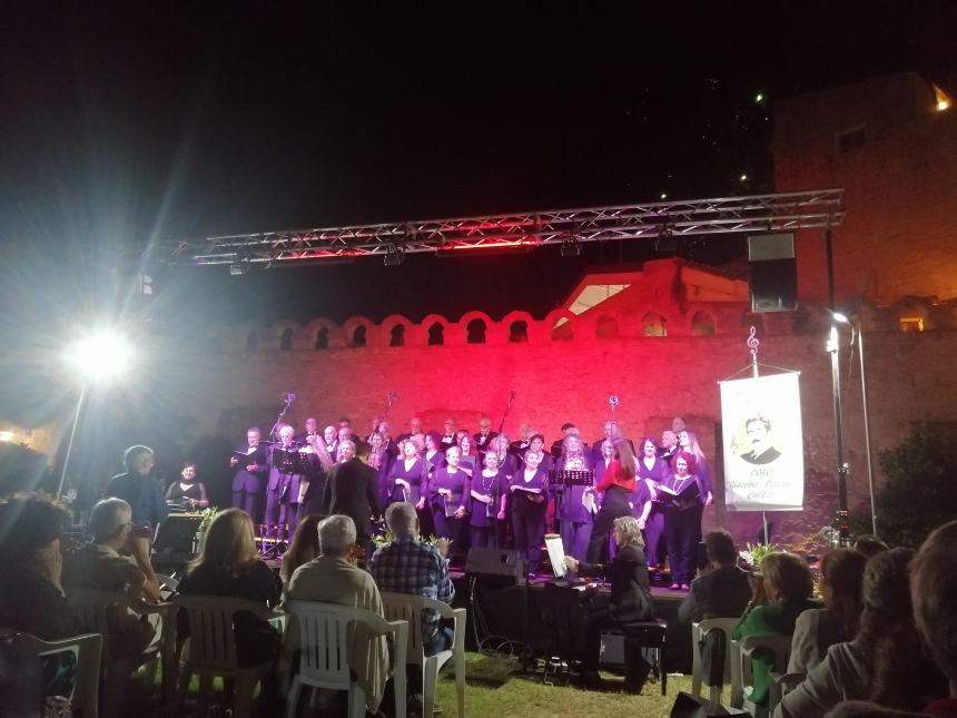 Emozioni ai Giardini d'Avalos grazie al coro "Giacomo Puccini" di Chieti 