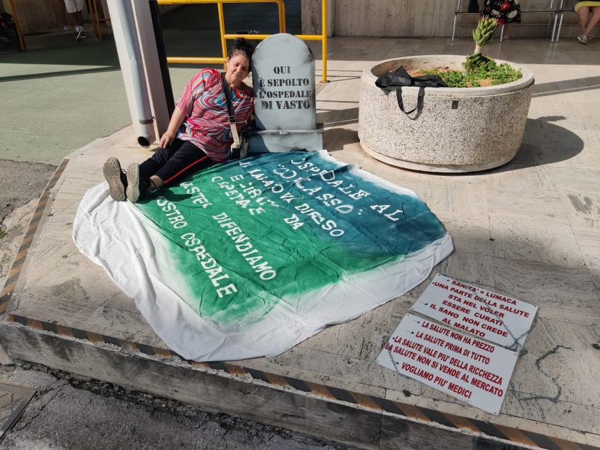 "Qui è sepolto l'ospedale di Vasto" torna la protesta per liste d'attesa e carenza di medici