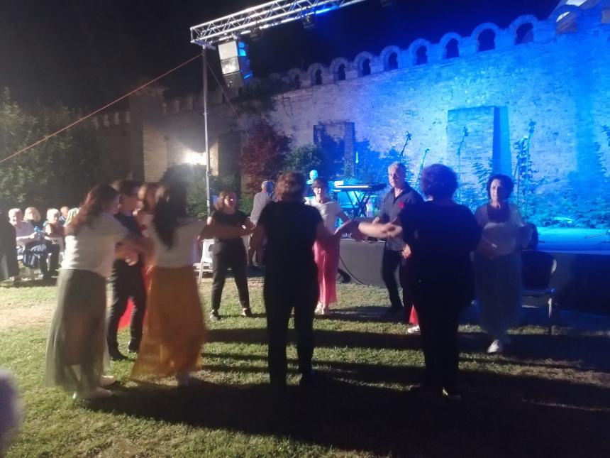 Emozioni ai Giardini con "Borgh'n Folks", organizzato a Vasto da "Voci del Vastese" 