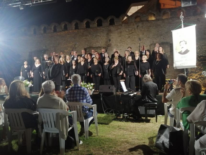 Emozioni ai Giardini d'Avalos grazie al coro "Giacomo Puccini" di Chieti 