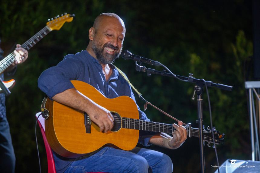 Sold out ai Giardini per la solidarietà a suon di musica grazie a "Un buco nel tetto"