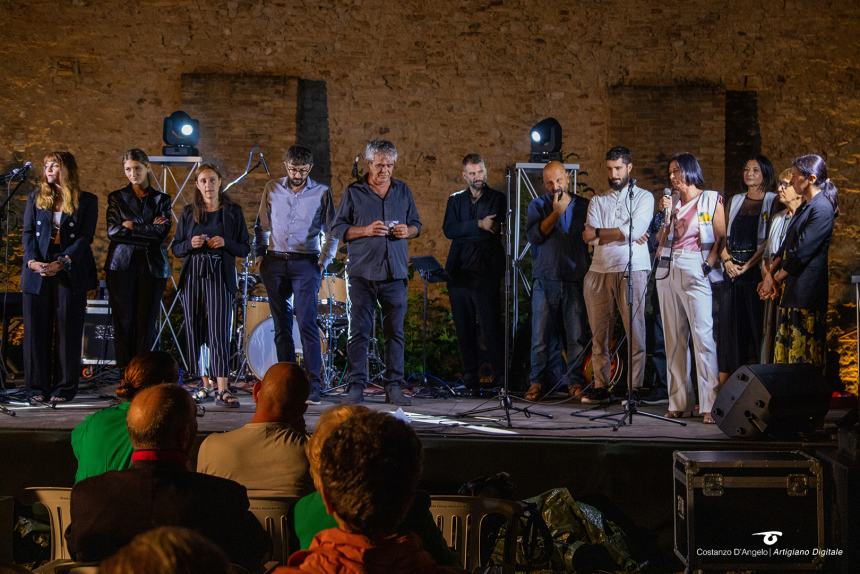 Sold out ai Giardini per la solidarietà a suon di musica grazie a "Un buco nel tetto"