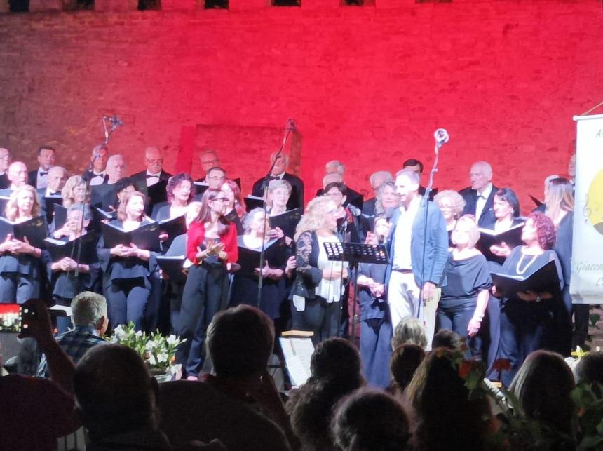 Emozioni ai Giardini d'Avalos grazie al coro "Giacomo Puccini" di Chieti 