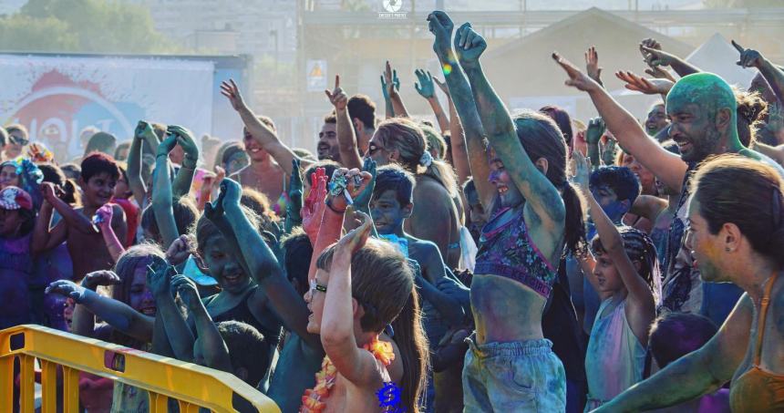 Gioia e divertimento a Vasto Marina con l'Holi Color