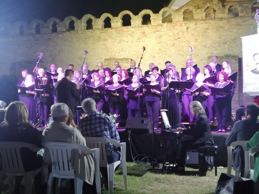 Emozioni ai Giardini d'Avalos grazie al coro "Giacomo Puccini" di Chieti 