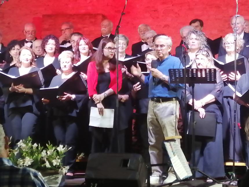 Emozioni ai Giardini d'Avalos grazie al coro "Giacomo Puccini" di Chieti 