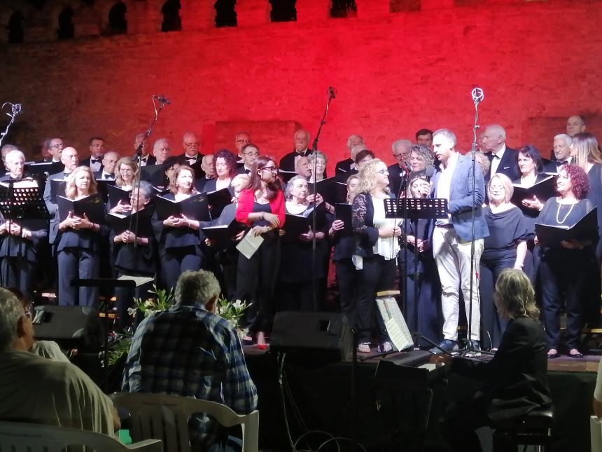 Emozioni ai Giardini d'Avalos grazie al coro "Giacomo Puccini" di Chieti 