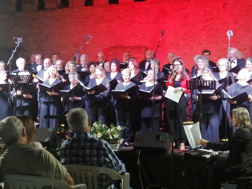 Emozioni ai Giardini d'Avalos grazie al coro "Giacomo Puccini" di Chieti 