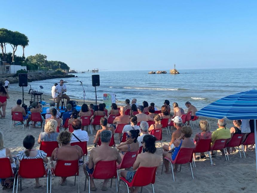 Il sassofonista Massimiliano Padoan conquista il pubblico di "Road Punta Aderci" 