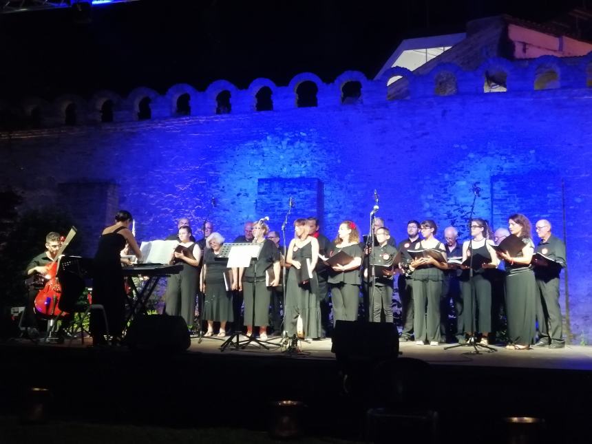 Emozioni ai Giardini con "Borgh'n Folks", organizzato a Vasto da "Voci del Vastese" 