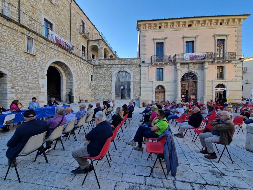 Successo a Ripabottoni per il libro di Gabriella Paduano