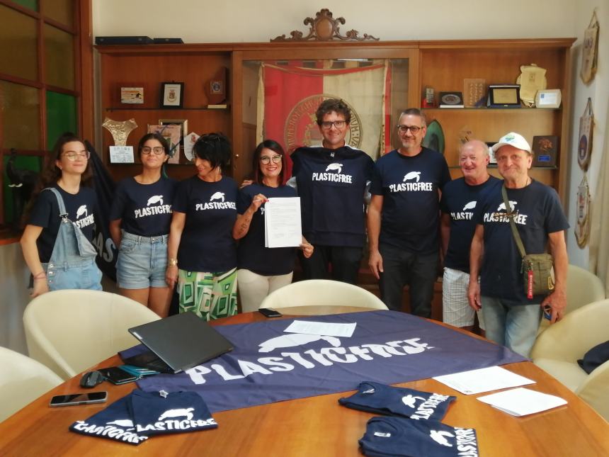 Firmato il protocollo d'intesa tra comune di Vasto e l'associazione Plastic free