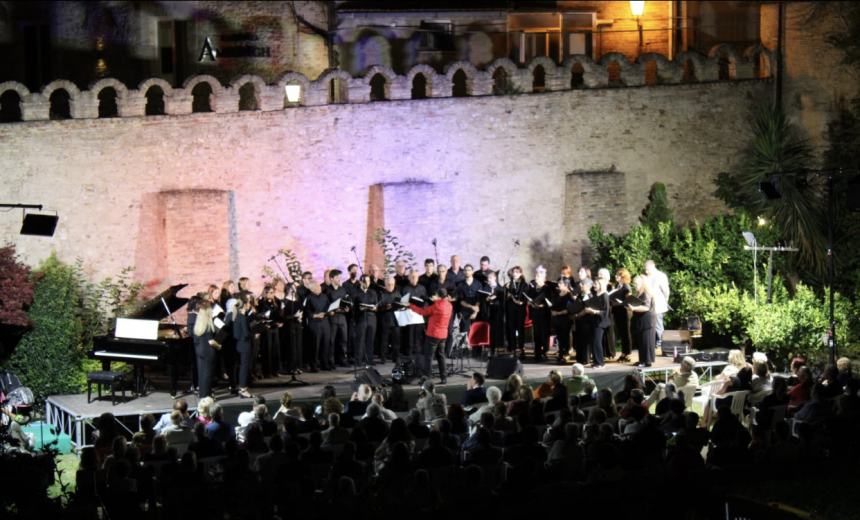 Il Coro Polifonico Histonium di Vasto racconta i suoi 50 anni di attività con un concerto