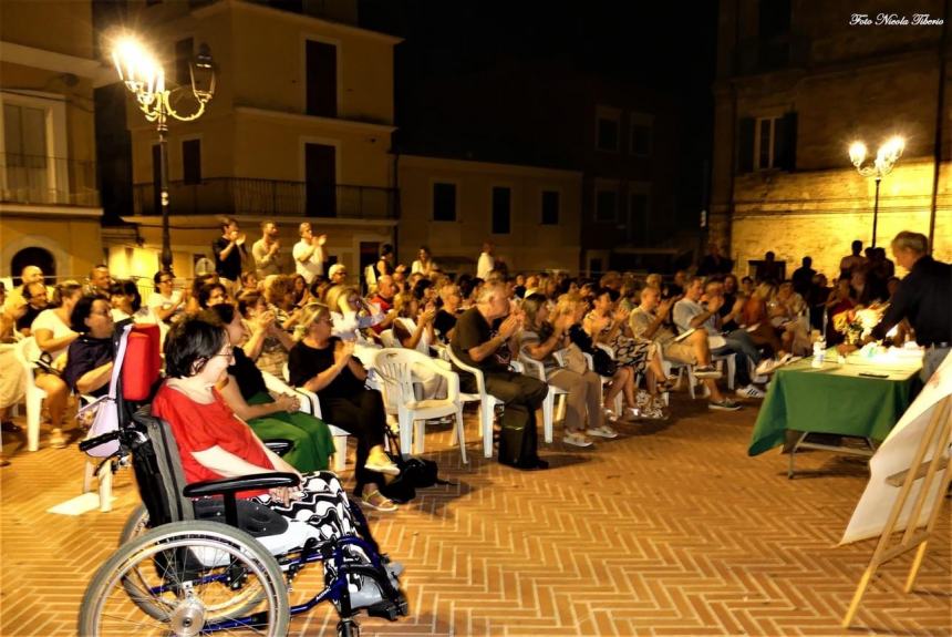 Presentata a  Casalbordino l’ultima fatica del giornalista Enrico Franceschini