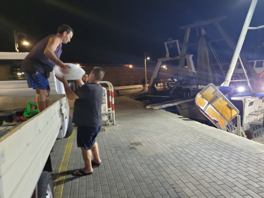 Imbarcazioni escono per la Sagra del pesce