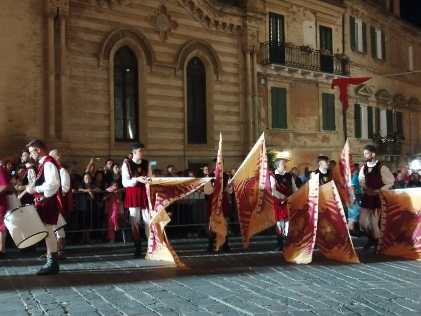 Circa 200 figuranti al corteo del Toson d'oro: rinnovata la tradizione a Vasto