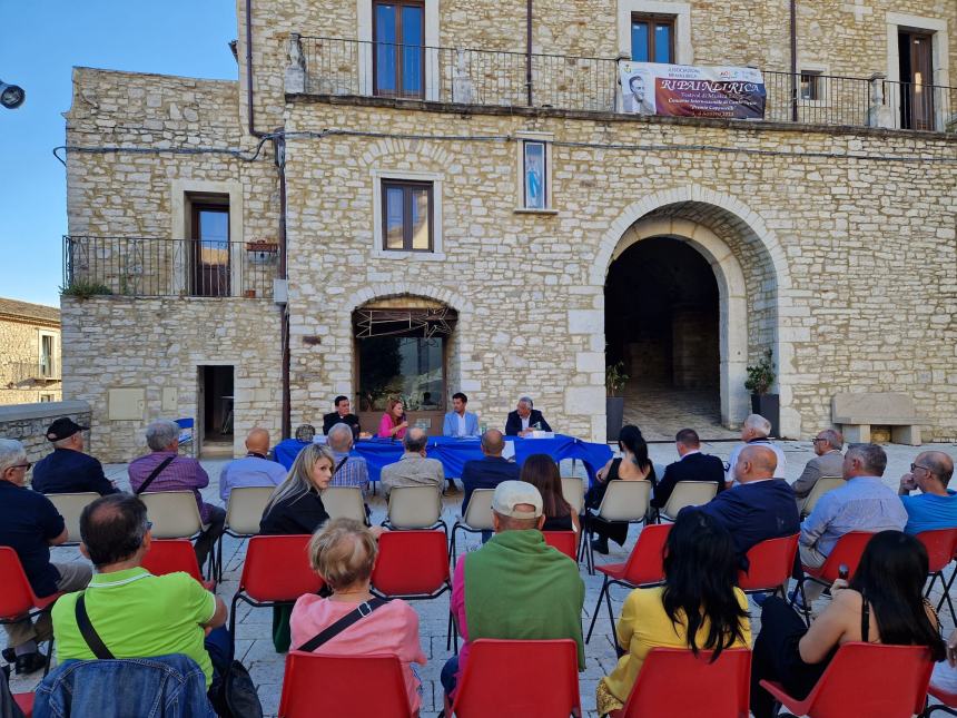 Successo a Ripabottoni per il libro di Gabriella Paduano