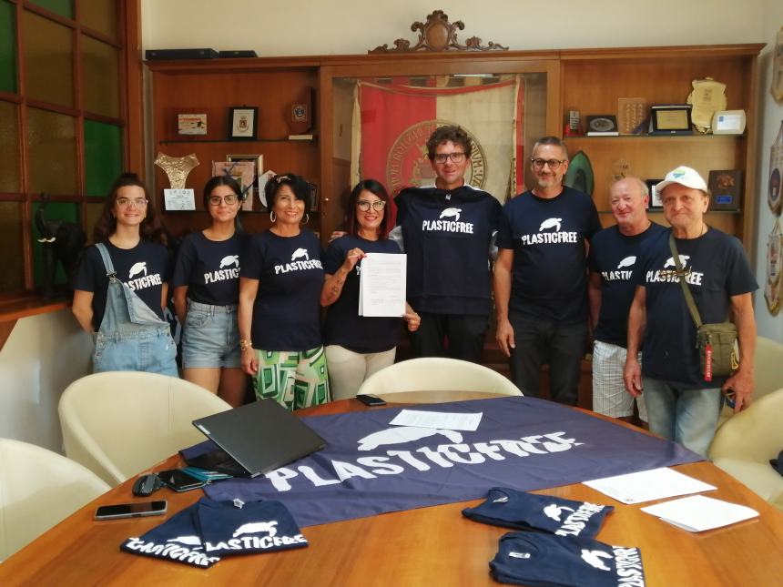 Firmato il protocollo d'intesa tra comune di Vasto e l'associazione Plastic free