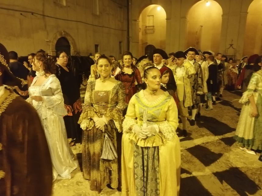 Circa 200 figuranti al corteo del Toson d'oro: rinnovata la tradizione a Vasto