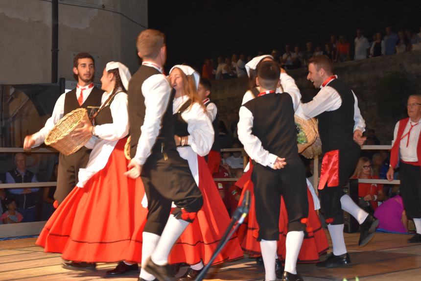 Il Festival internazionale del Folklore a Termoli: il gruppo di Agnone