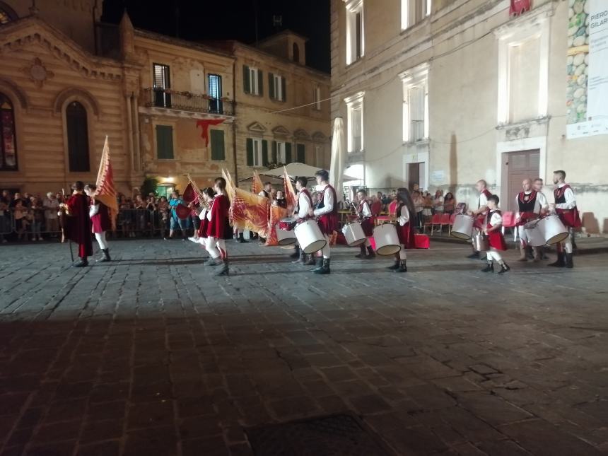 Circa 200 figuranti al corteo del Toson d'oro: rinnovata la tradizione a Vasto