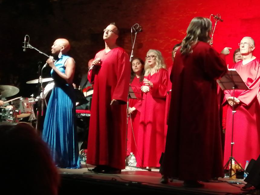 Applausi sotto le stelle per i "The New Gospel Choir": l'esibizione ai Giardini 