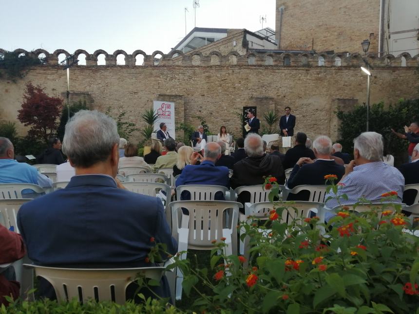  Casini: "Deve tornare una politica di competenza e radicamento territoriale"