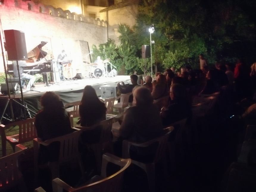 Standing ovation ai Giardini per il tributo ad Angelo Canelli con il Claudio Filippini Trio