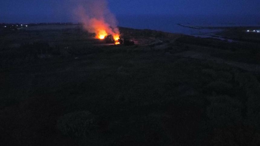 Divampa un incendio a Rio Vivo-Marinelle