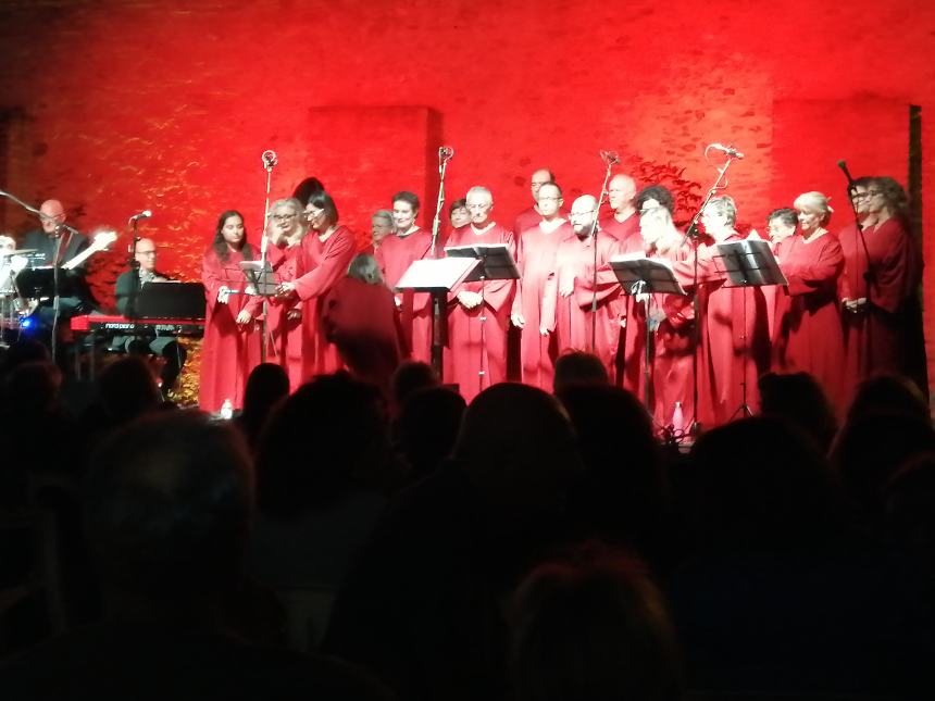 Applausi sotto le stelle per i "The New Gospel Choir": l'esibizione ai Giardini 