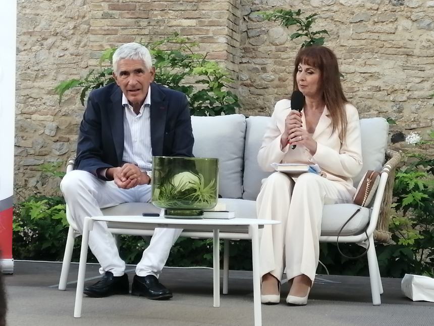  Casini: "Deve tornare una politica di competenza e radicamento territoriale"