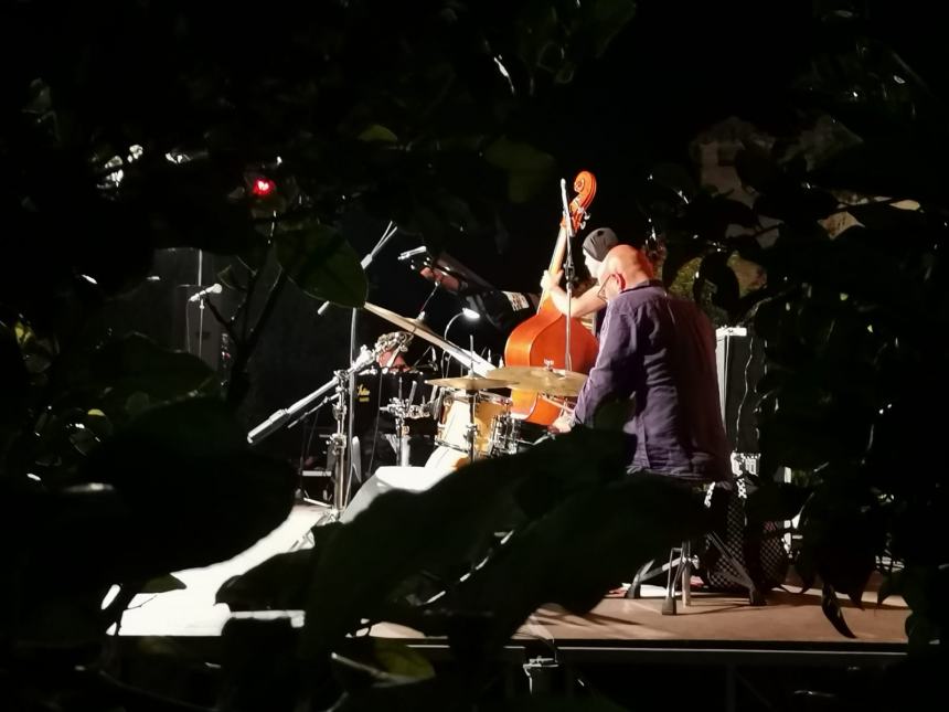 Standing ovation ai Giardini per il tributo ad Angelo Canelli con il Claudio Filippini Trio