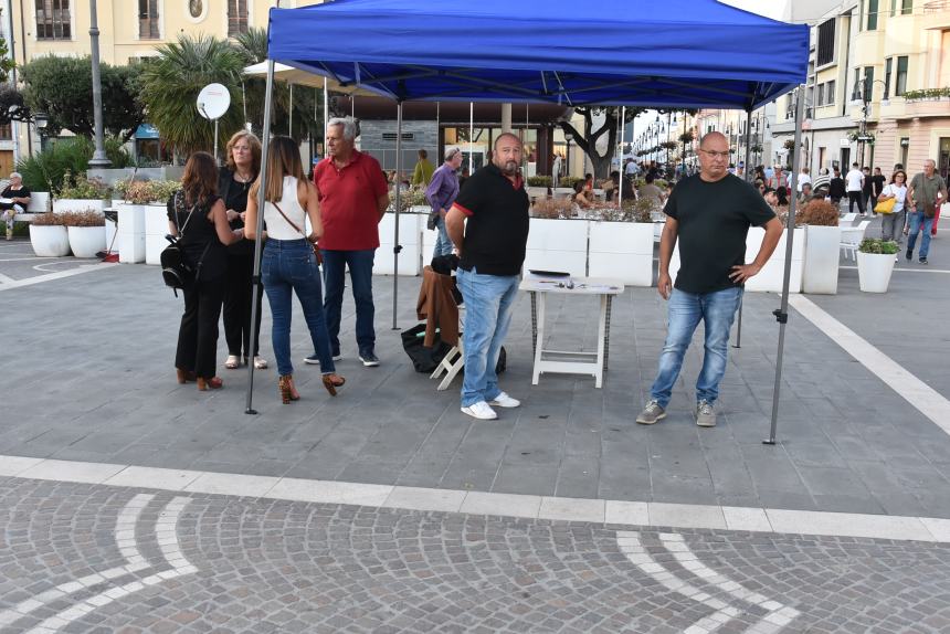 L'associazione "Schierarsi" debutta in piazza