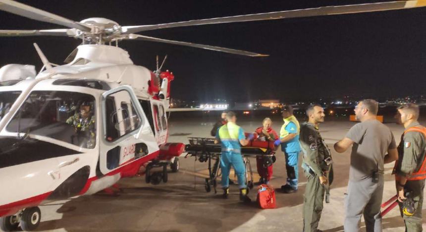 Guardia Costiera impiega l’elicottero per il soccorso  di un passeggero su nave da crociera