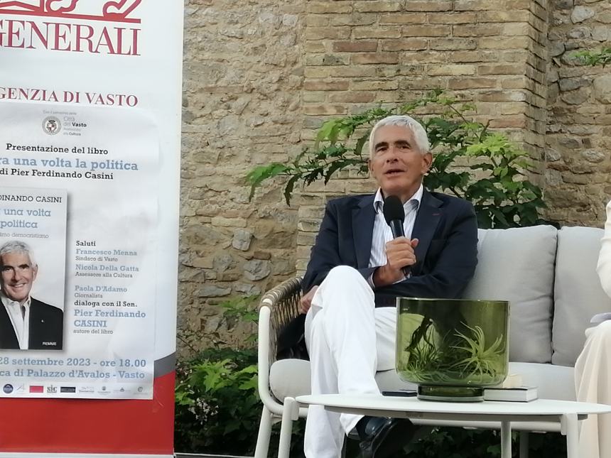  Casini: "Deve tornare una politica di competenza e radicamento territoriale"