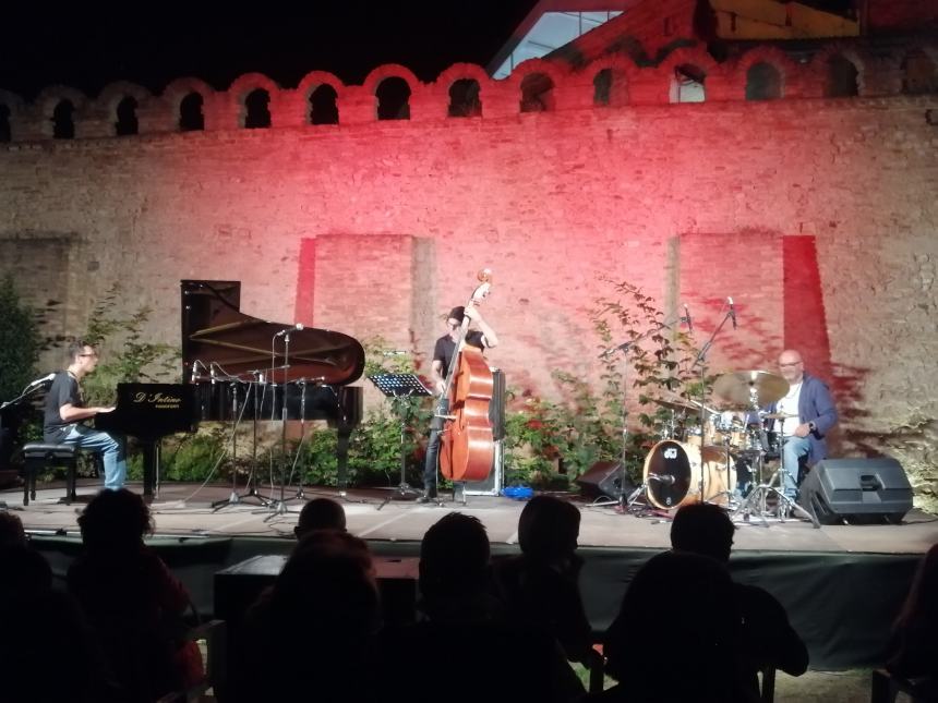 Standing ovation ai Giardini per il tributo ad Angelo Canelli con il Claudio Filippini Trio