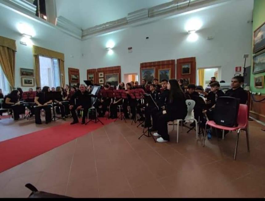 Concerto dell'Orchestra Mattioli al d'Avalos: "Difficile trattenere la commozione" 