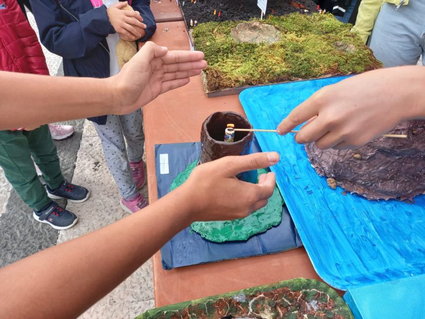 300 studenti vastesi in centro storico per i laboratori dedicati al pianeta Terra