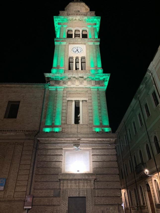 La torre di Casalbordino si illumina di verde per la giornata della sindrome di Phelan-Mcdermid