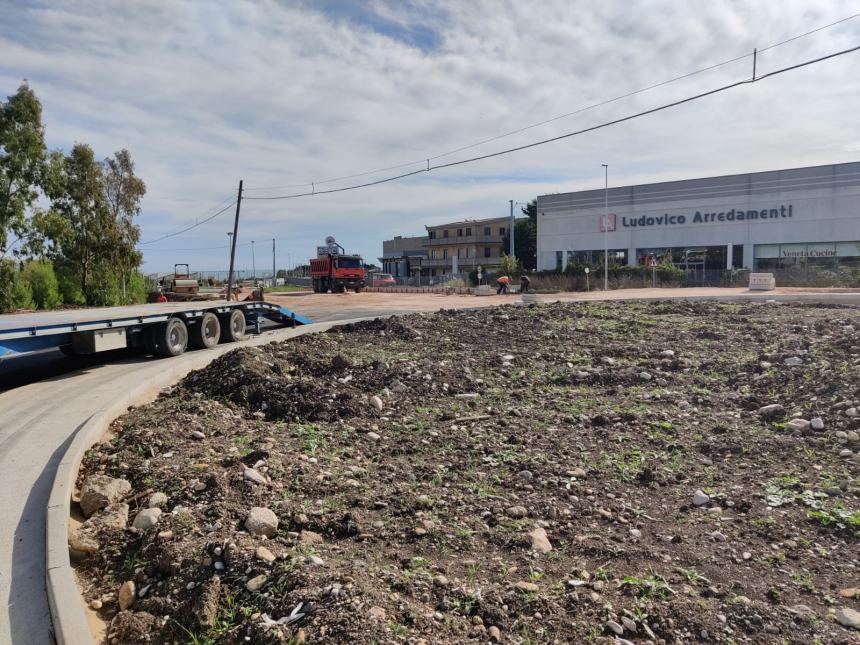 Nuova rotonda a Punta Penna, traffico deviato in Contrada Lebba