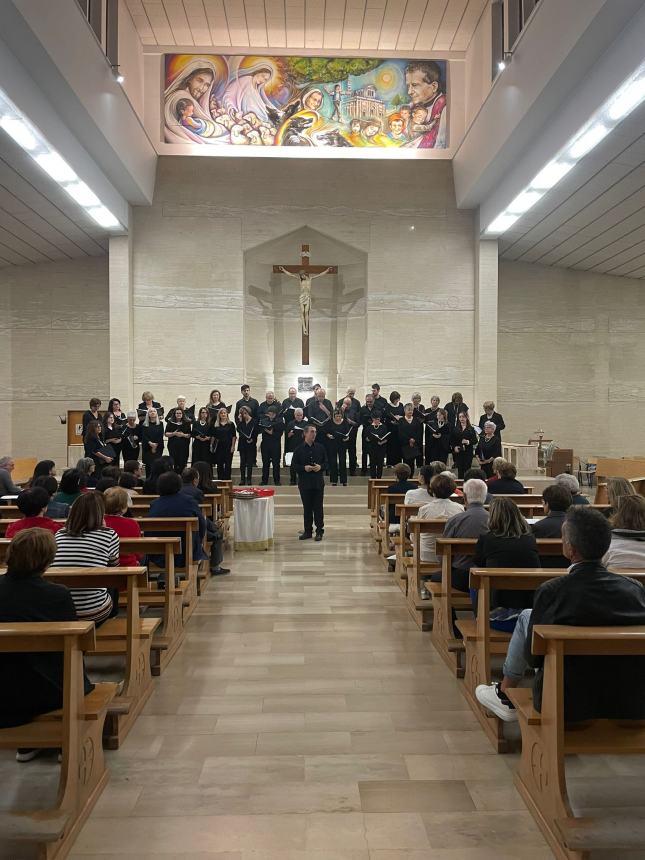 Grande partecipazione alla preghiera in musica nella chiesa San Giovanni Bosco