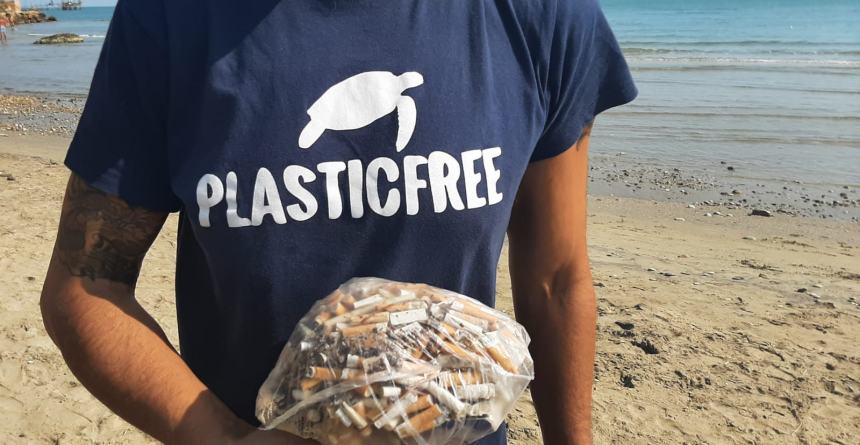 5 chili di mozziconi: l'amaro "bottino" di 16 volontari Plastic Free a Vasto Marina 