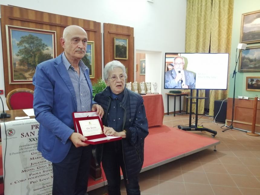 Premio San Michele: onore ai 6 insigniti e il commosso ricordo dedicato ad Elio Bitritto