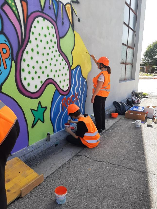 Sicurezza sul lavoro: alla Pilkington domina il murales degli studenti del Pantini-Pudente 