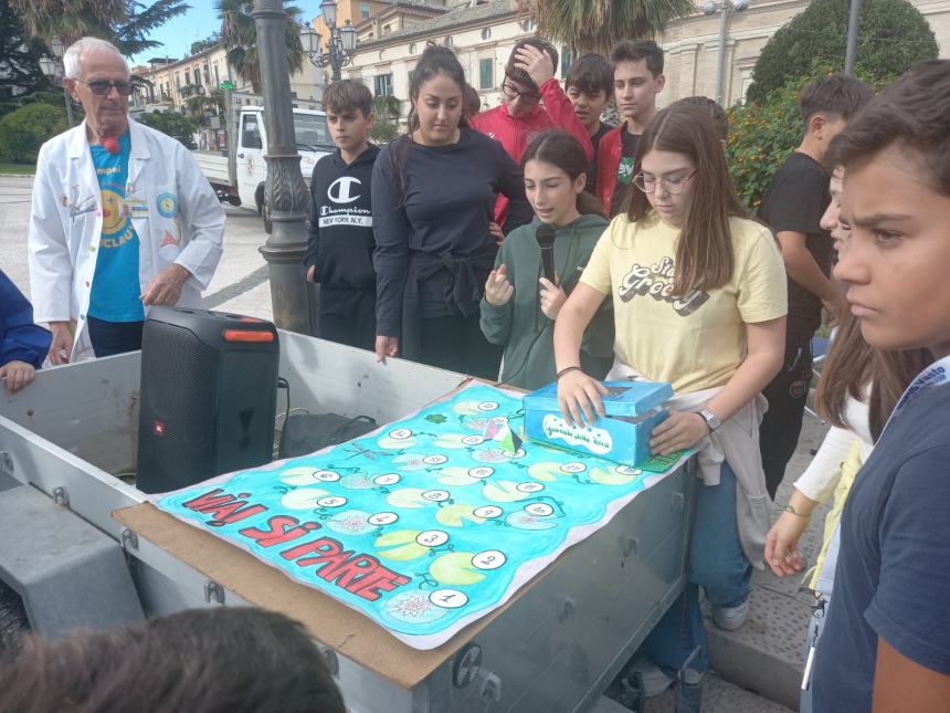 300 studenti vastesi in centro storico per i laboratori dedicati al pianeta Terra