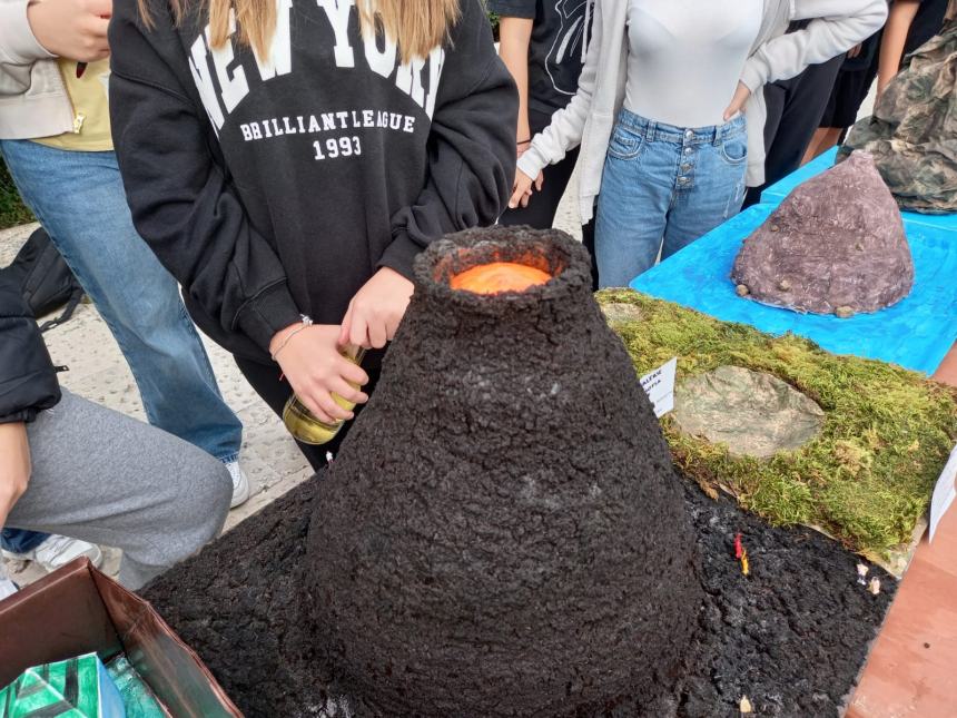 300 studenti vastesi in centro storico per i laboratori dedicati al pianeta Terra