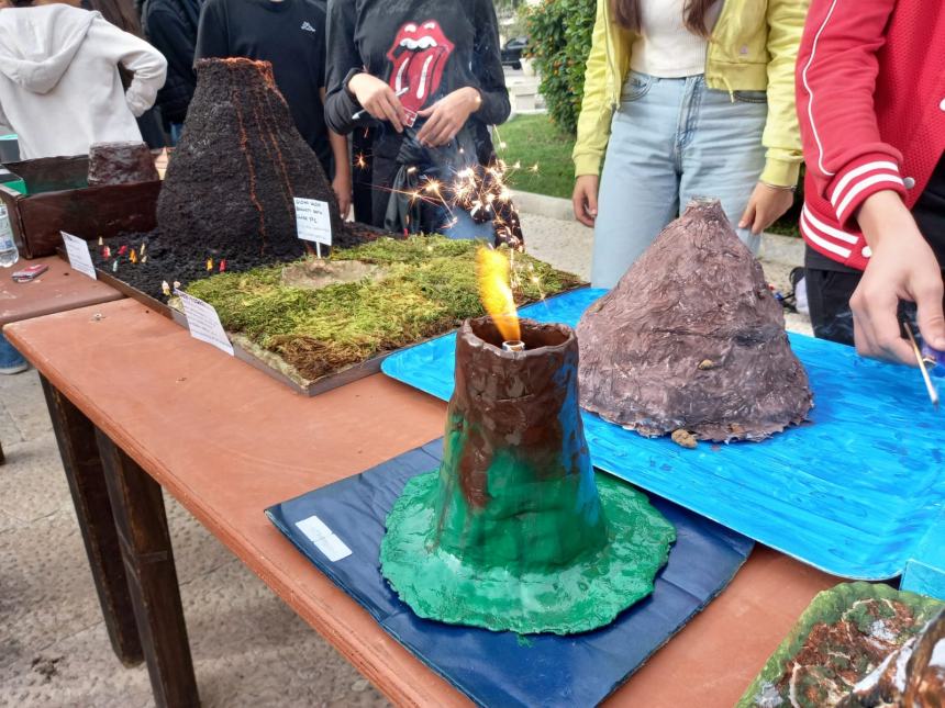 300 studenti vastesi in centro storico per i laboratori dedicati al pianeta Terra